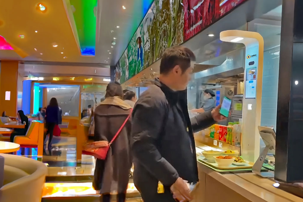 LogMeal-Kiosk: autopagament en restaurants d’autoservei